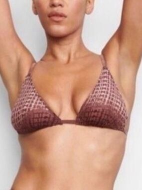 Skims NWT Triangle Bra in Chai Color Size L Skims Word graphic